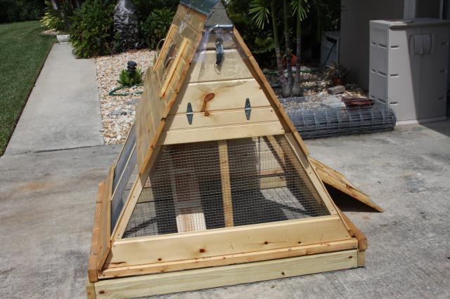 32236_coop_nest_end.jpg