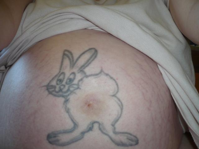 32504_tommr7bdaybunnybelly8months_026.jpg