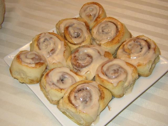 37262_cinnamon_rolls_2.jpg