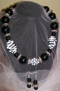 4047_black_big_pearly_zebra_junk_set.jpg