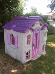 41679_barbieplayhouse1.jpg