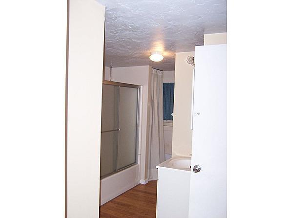 41679_bathroom.jpg