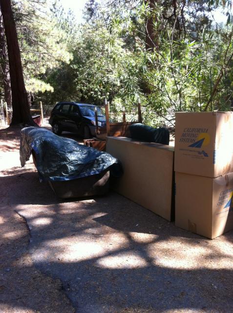41679_morefurnitureoutside.jpg