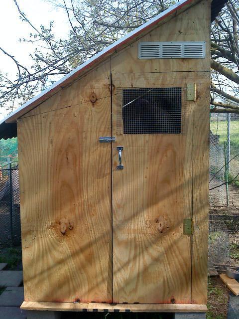 41679_peopledoorside.jpg