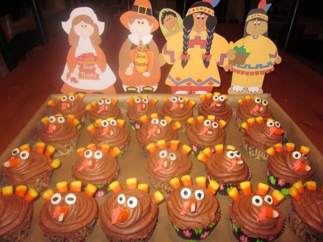 43104_11-22-10_turkey_cupcakes_4.jpg