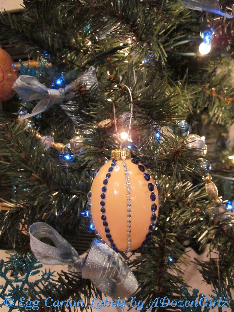 43104_christmas_egg_tree_2012_6.jpg