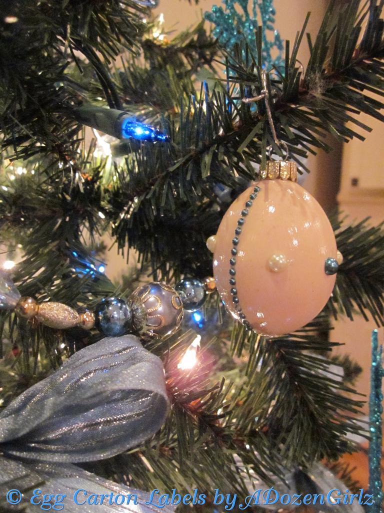 43104_christmas_egg_tree_2012_8.jpg