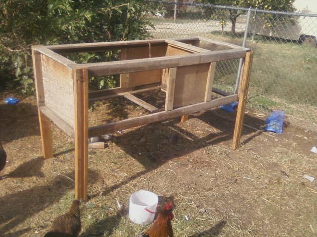 44123_ghetto_coop_with_legs.jpeg
