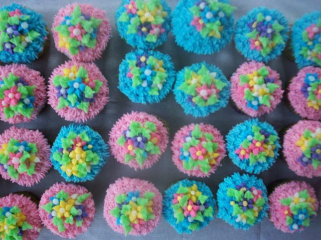 4493_cake_cupcakes.jpg