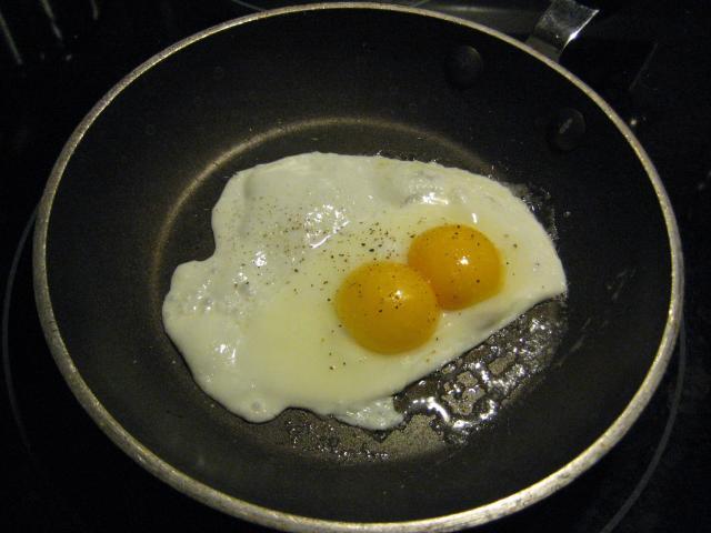 54143_doubleyolk.jpg