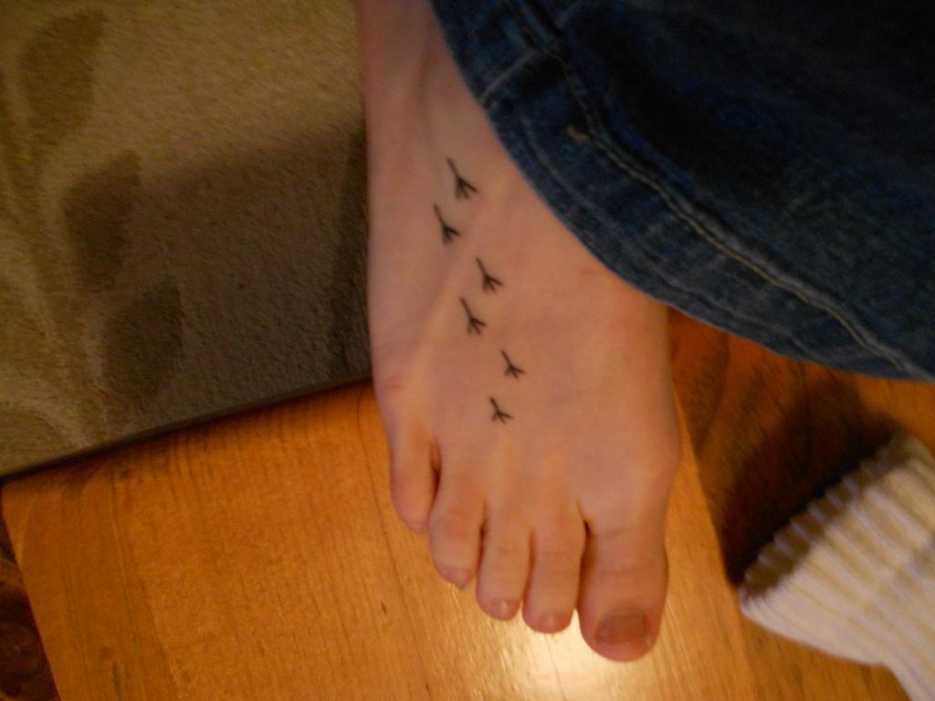 I wanted a cute tattoo of three birdsits so bad people think it looks  like chicken feet  The US Sun