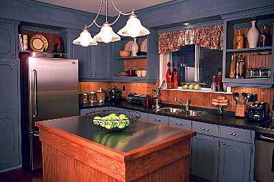 5945_aug06decnews_smallkitchen_8_h_w609.jpg