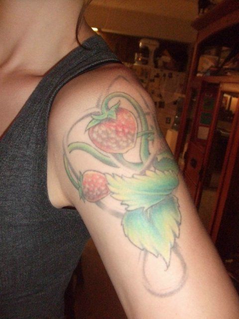 6170_strawberrytat.jpg