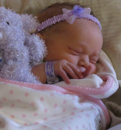 6412_ashlyn2_easter09_s.jpg