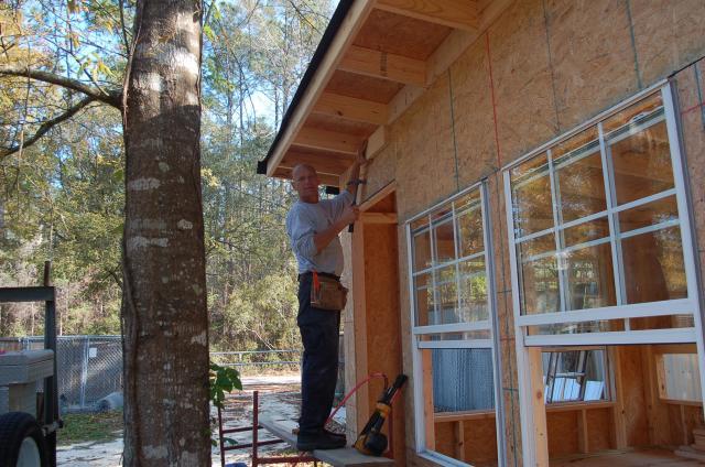 69010_chicken_coop-roof-wrap_005.jpg