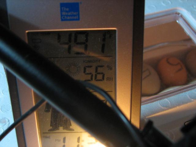 75928_incubator_humidity_001.jpg