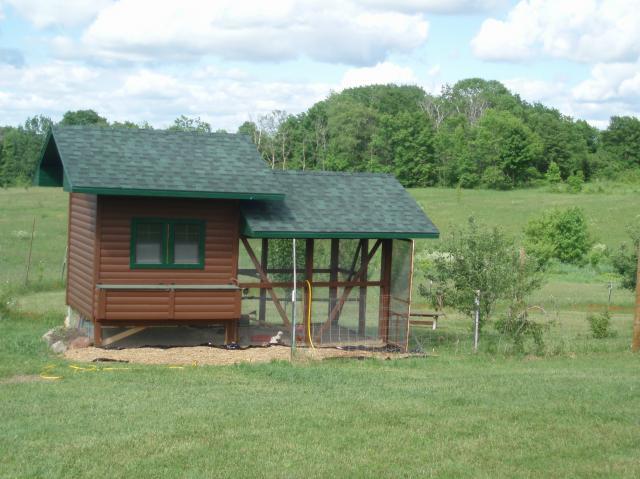 84719_chicken_coop_with_fenced_in_apple_orchard.jpg