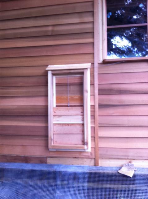 91783_chicken_coop_pop_door.jpg