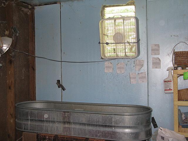 9332_brooder_room_fan.jpg