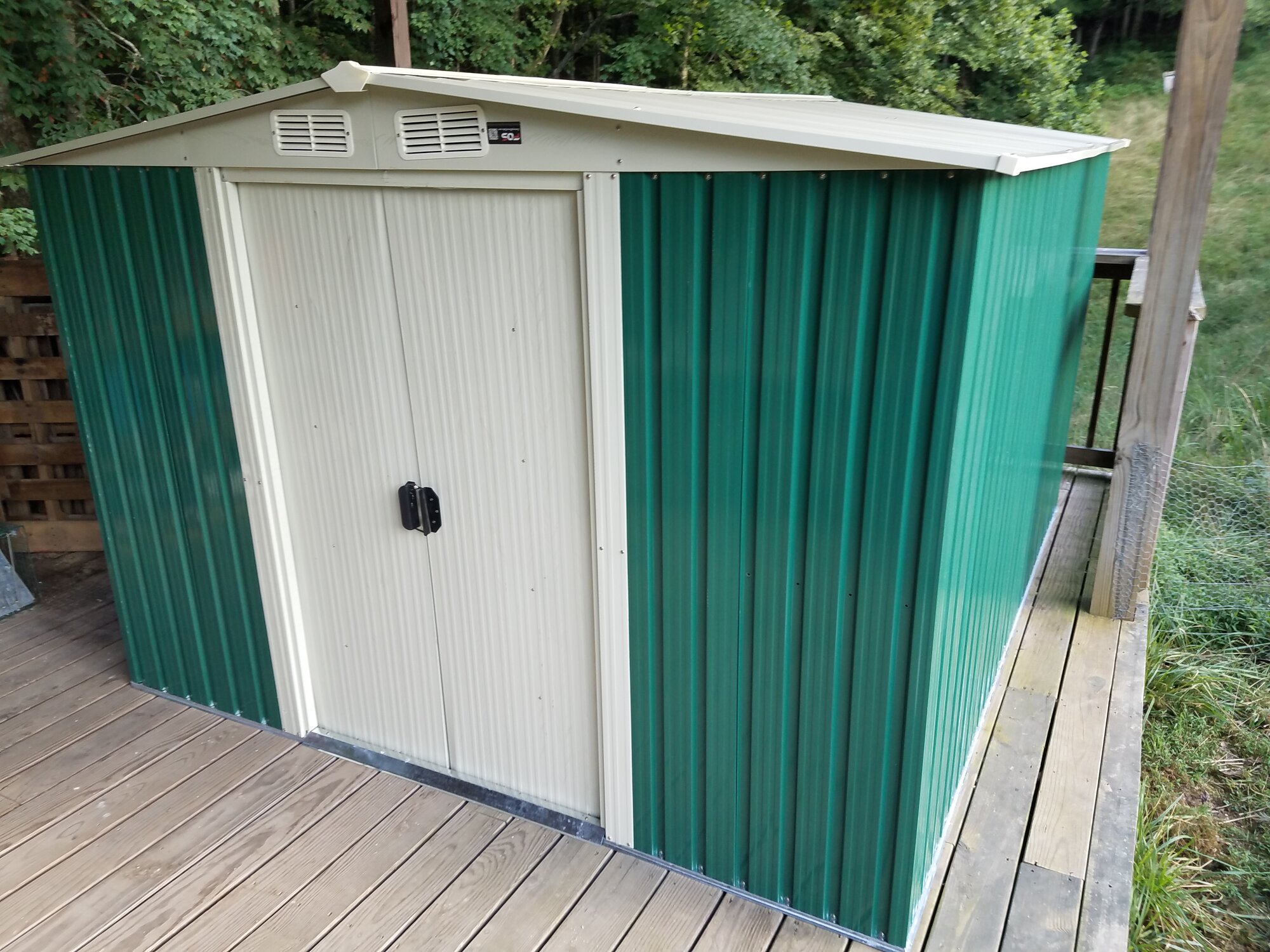 10' x 8' shed with closed doors