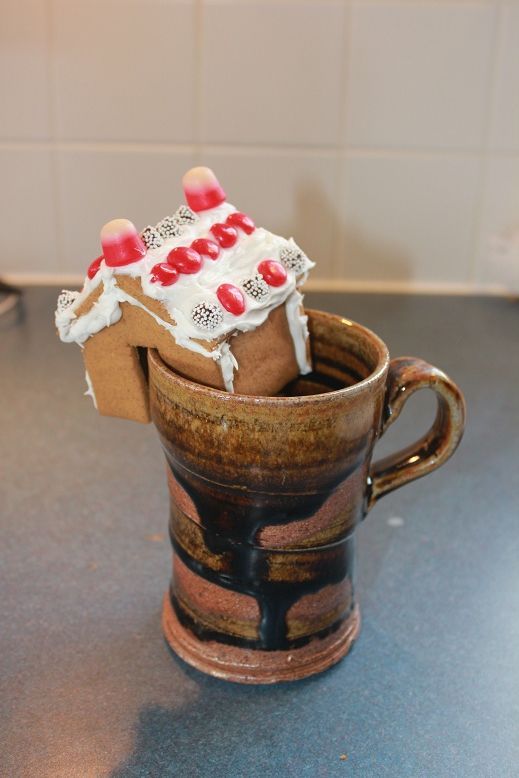 2012 mini gingerbread house on mug