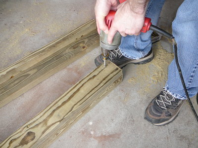 2x4 screwing.. keep them together square and screw evey one foot