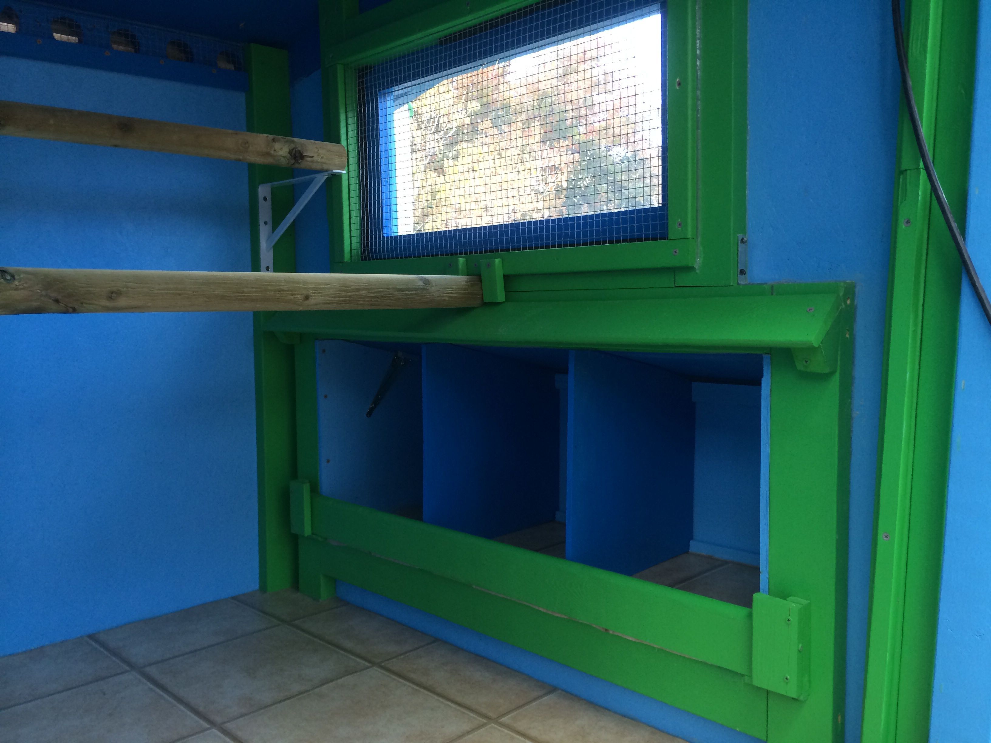 3 nesting boxes