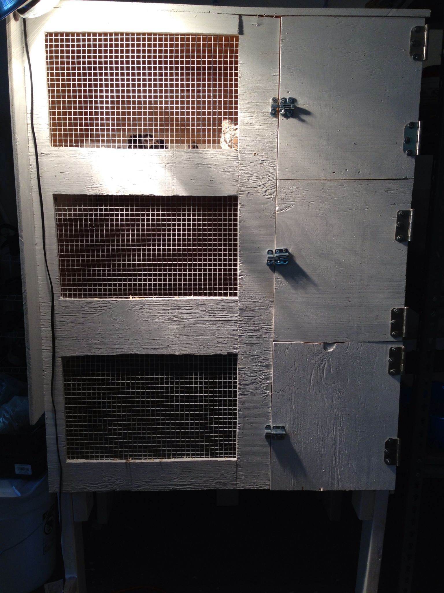 3x2 design very simple but works better than ourold rubbermaid totes=]