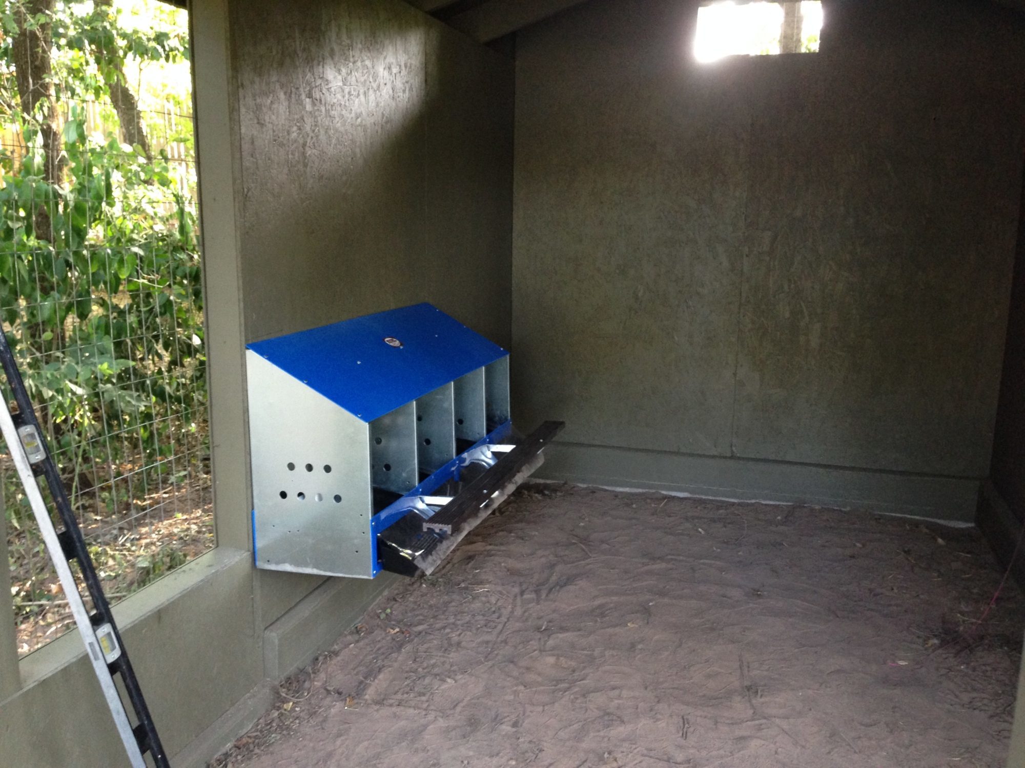 7/23/15  Hung the Roll Out Nest Box for large breed chickens!  So cool!