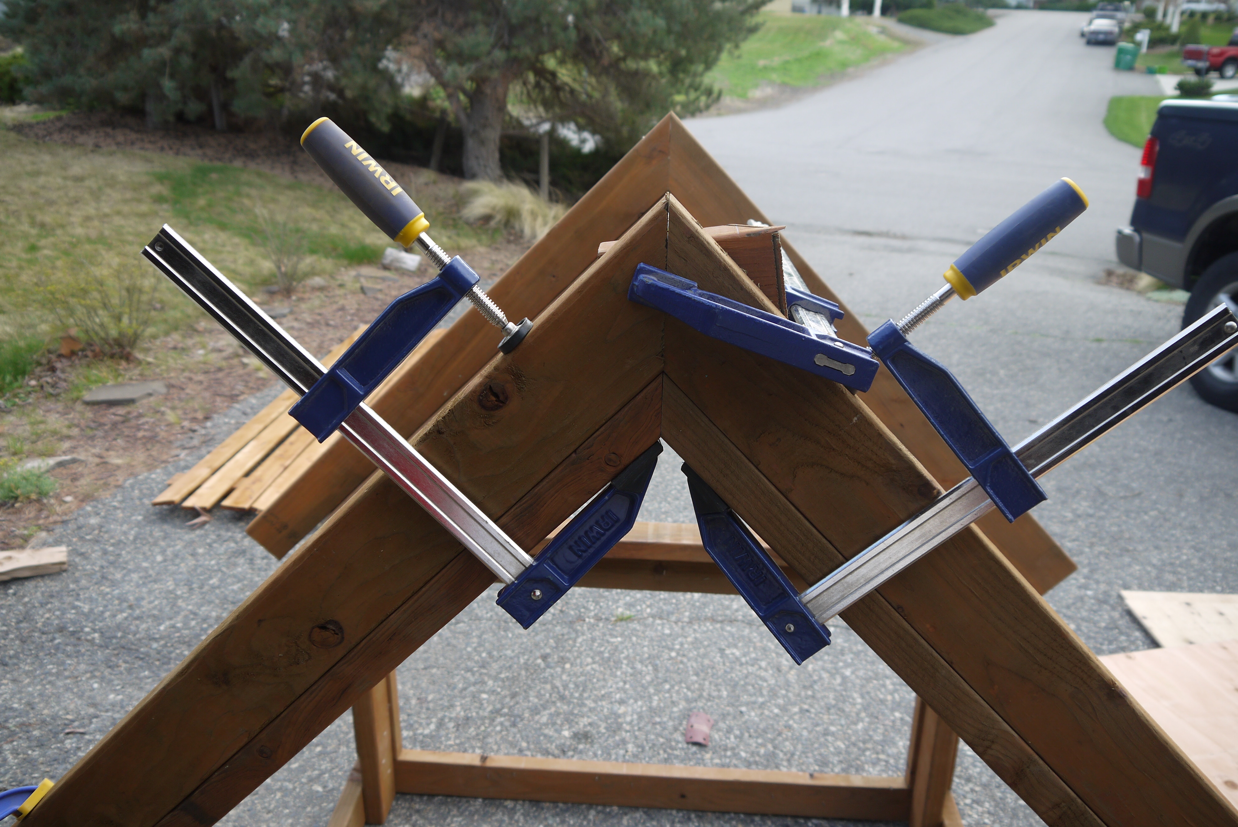 added end truss pieces.  Screwed these in from underneath using 2 inch screws.
