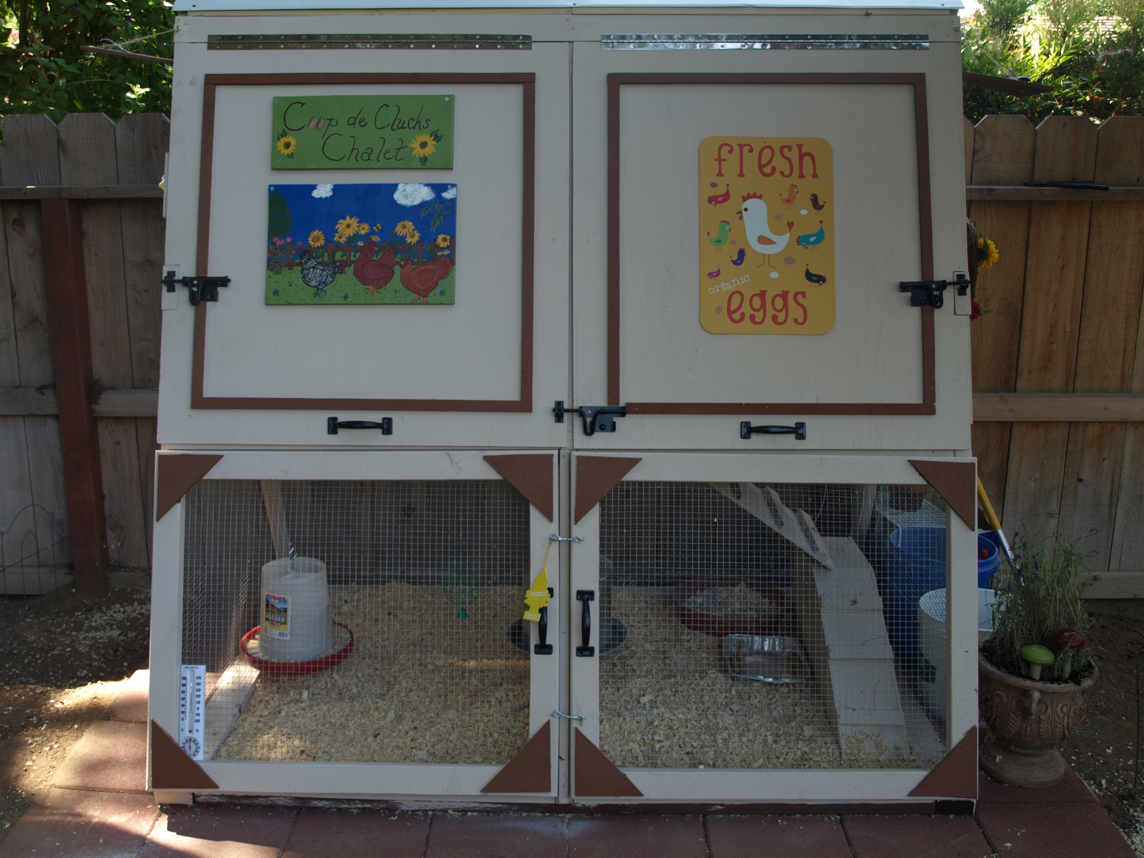 Alas, the Coop de Clucks Chalet completed