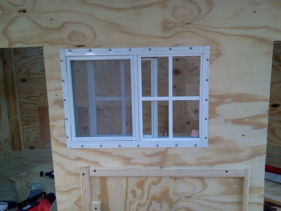 *anotehr window in the front