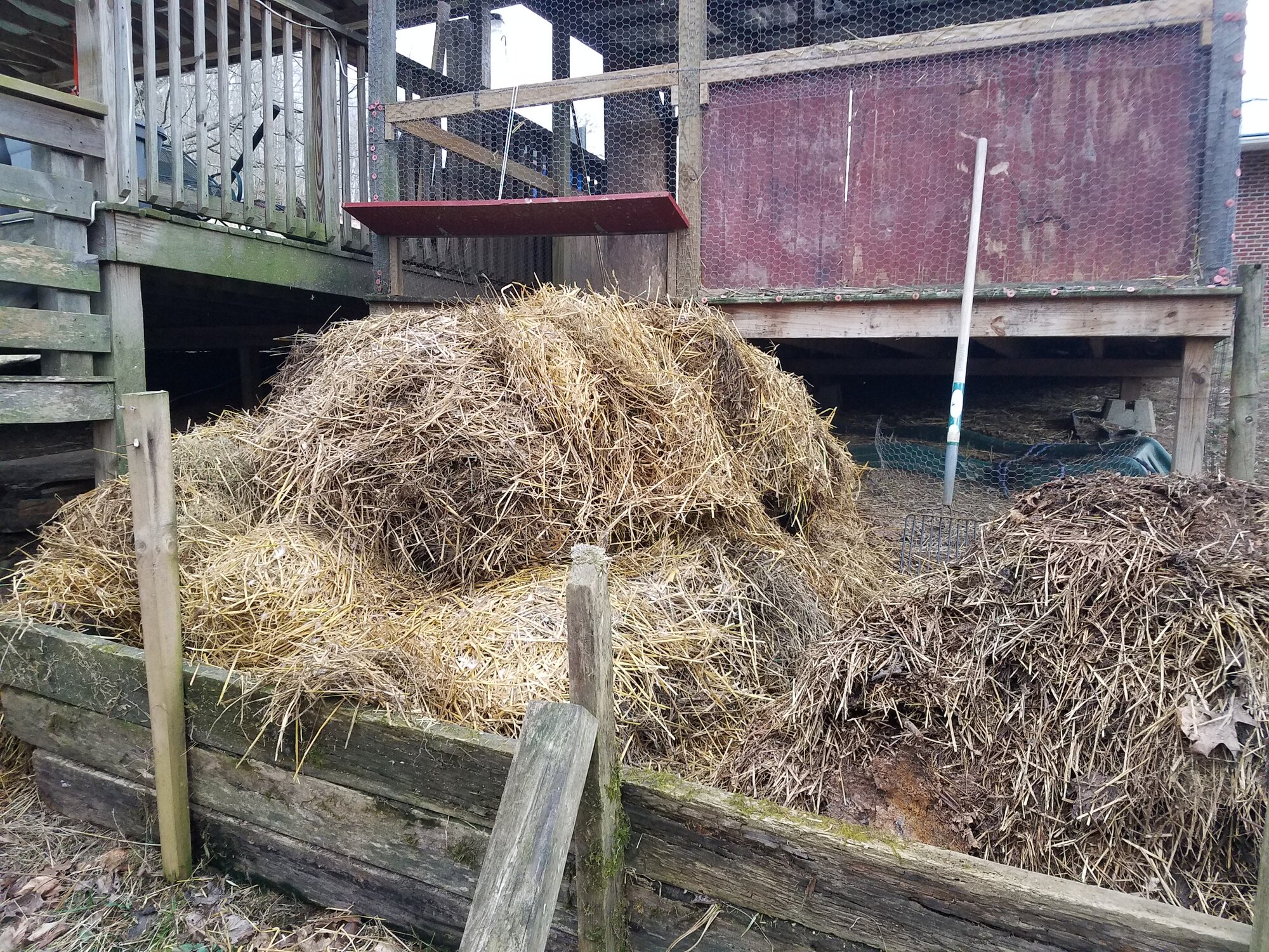 Another viewing angle, all bedding on one pile