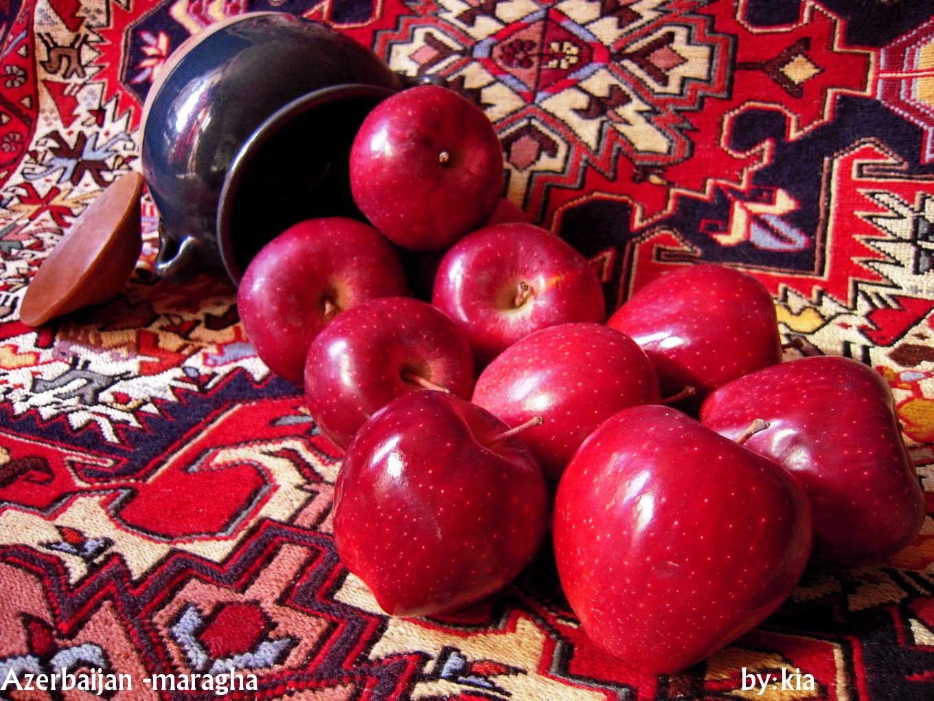 Azerbaijan apple