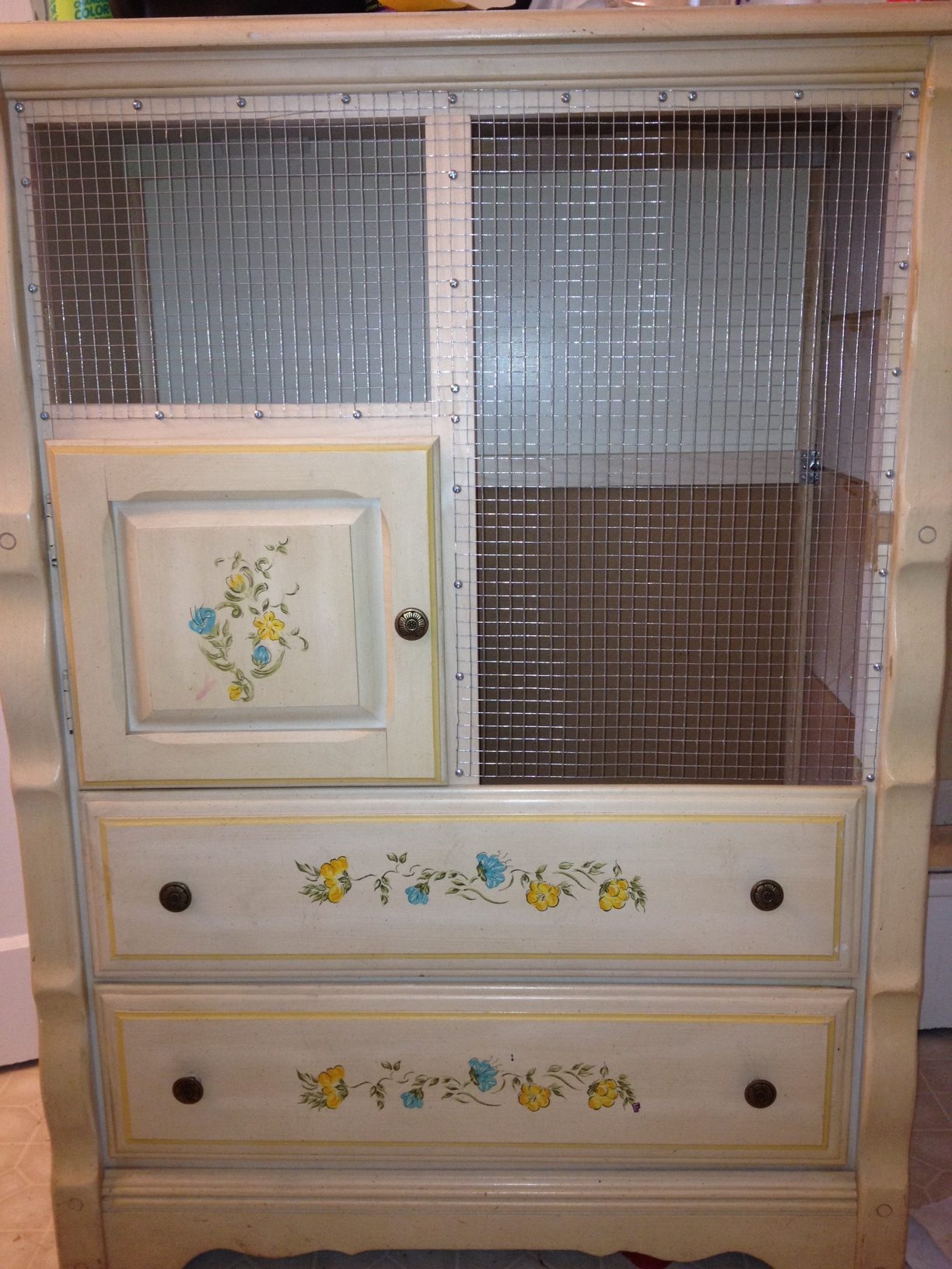 Brooder nearly complete (only missing perch).