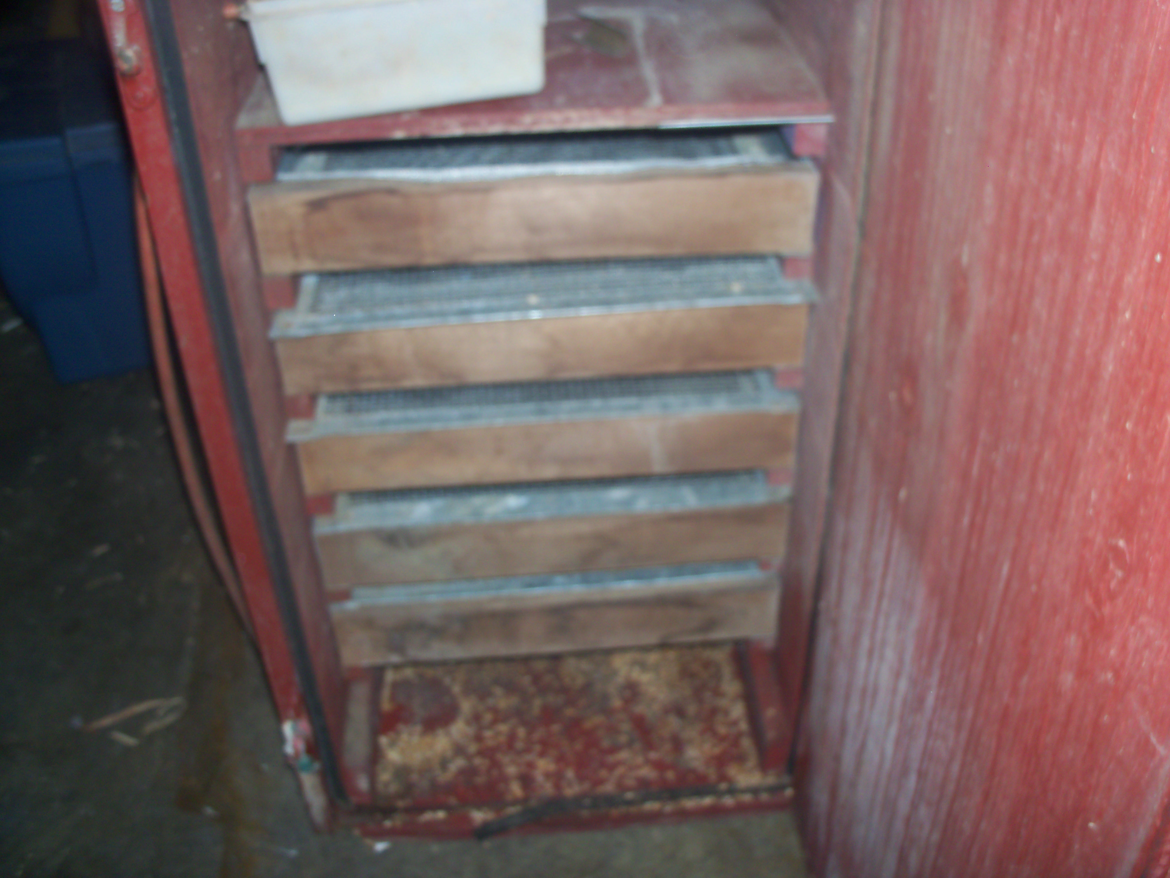 Cabinet Bator/Inside.
