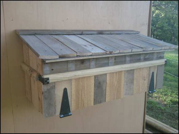 close up of nest box roof
