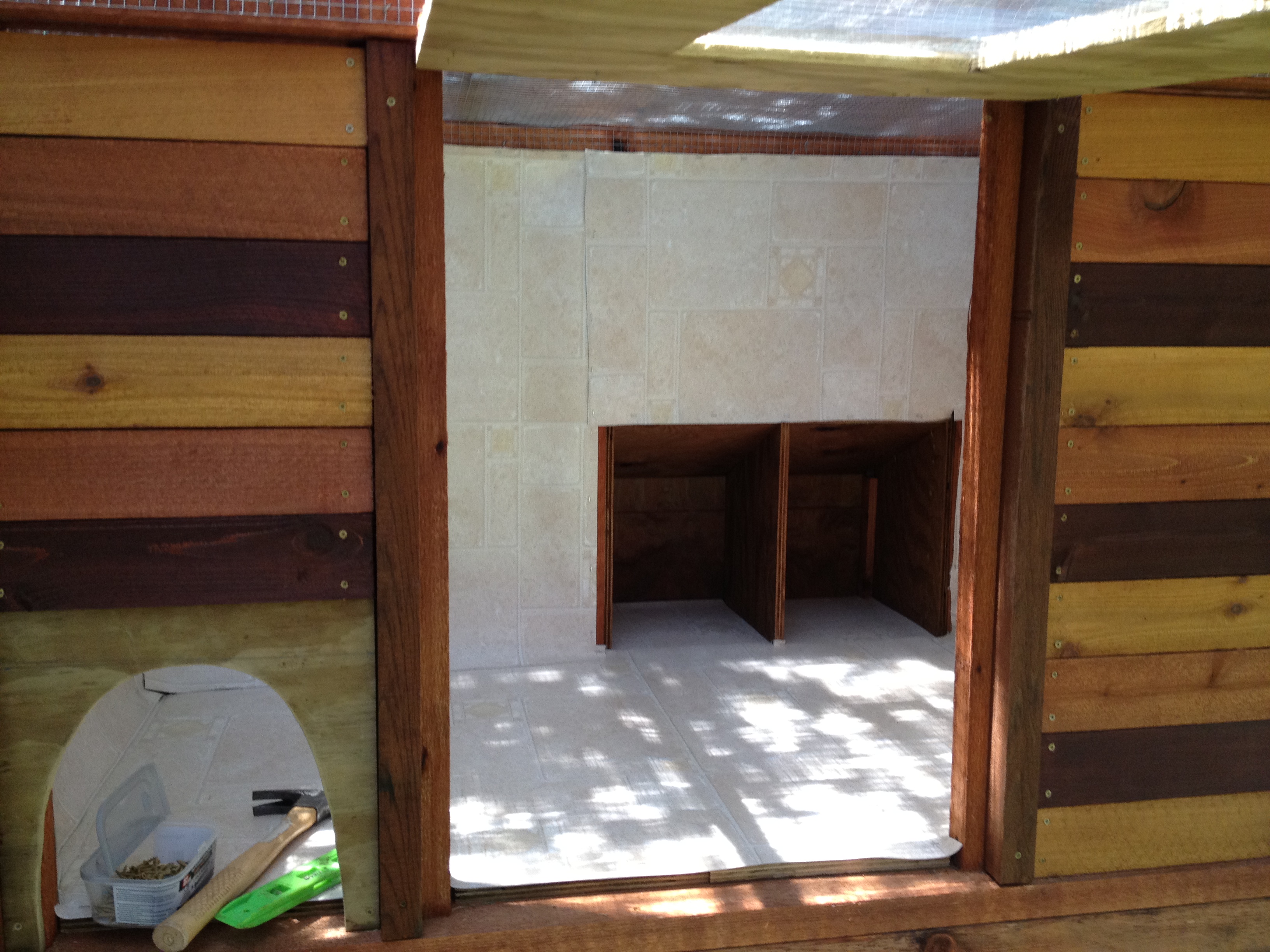 Door lifts for cleaning.