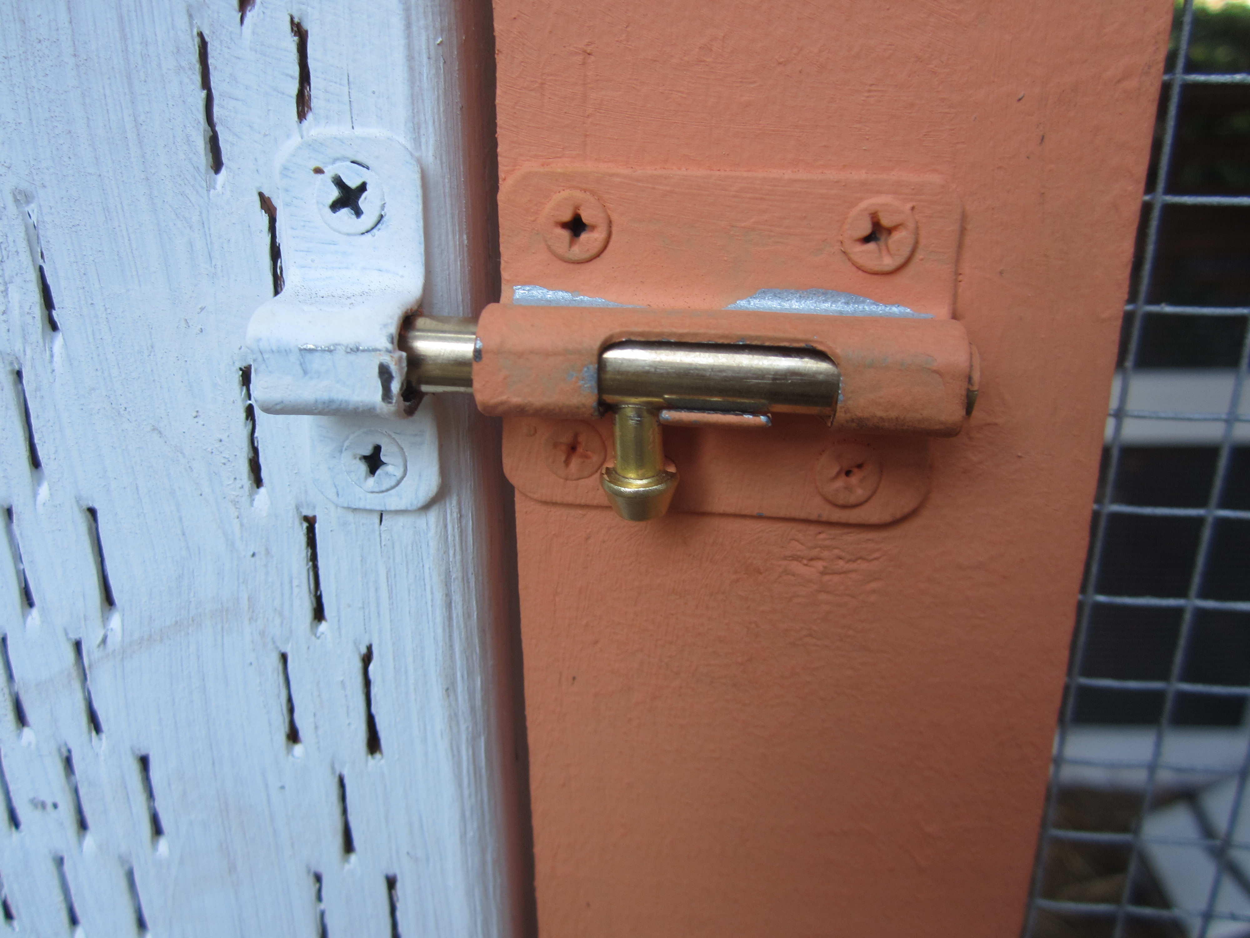 Door outer latch