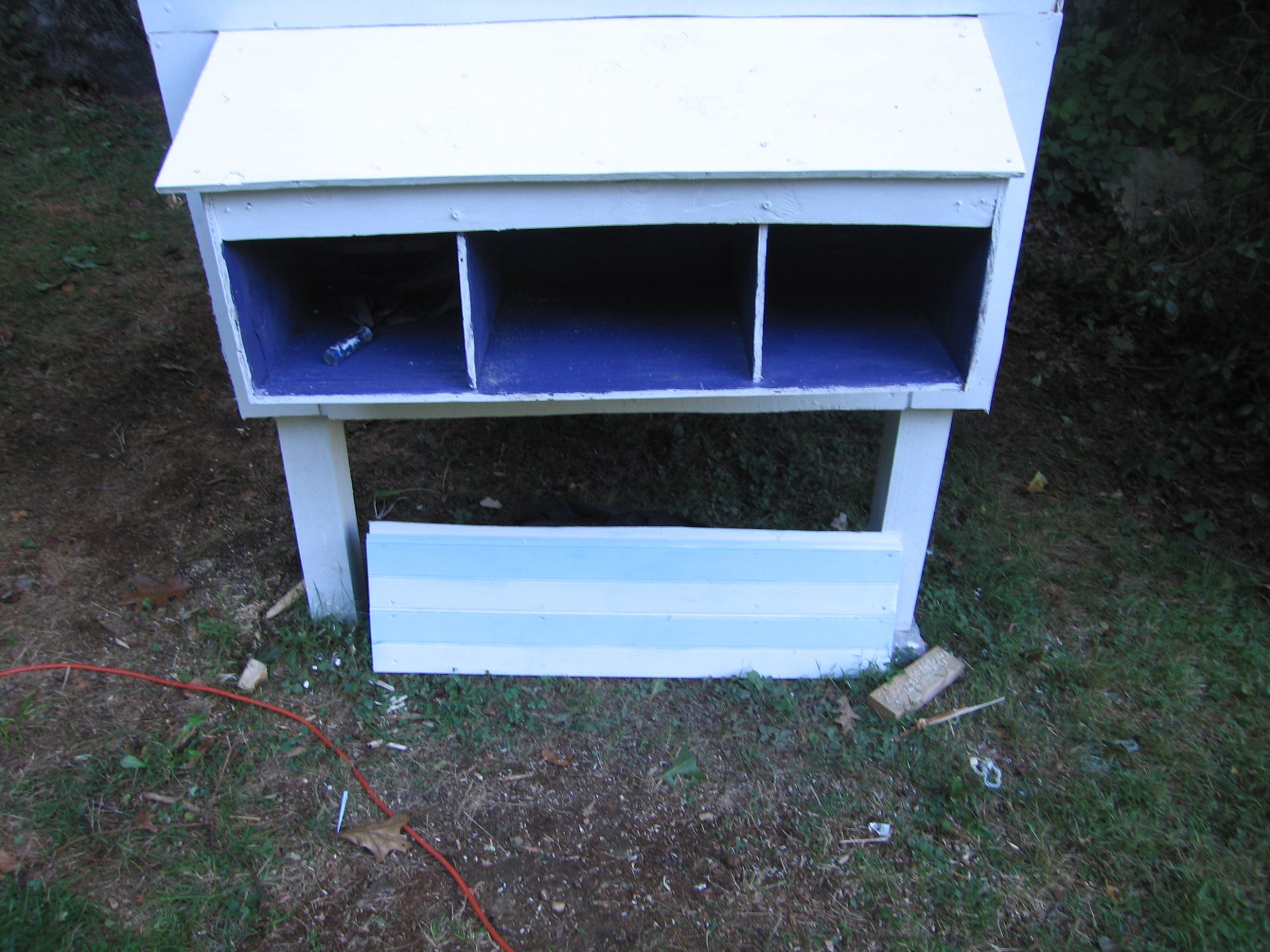 door to nesting box
