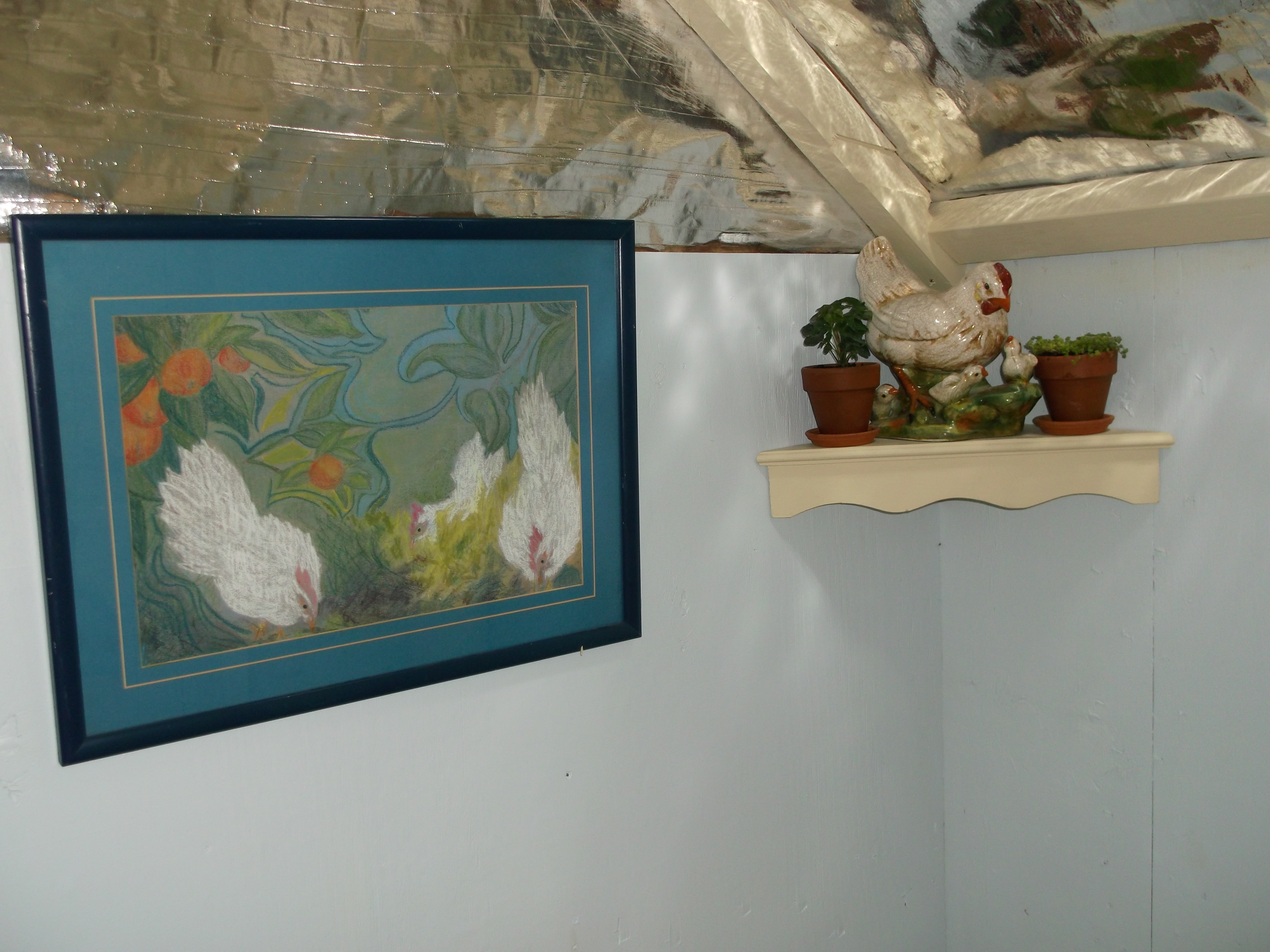 Even chickens appreciate artwork on the  walls and indoor plants. Don't they?