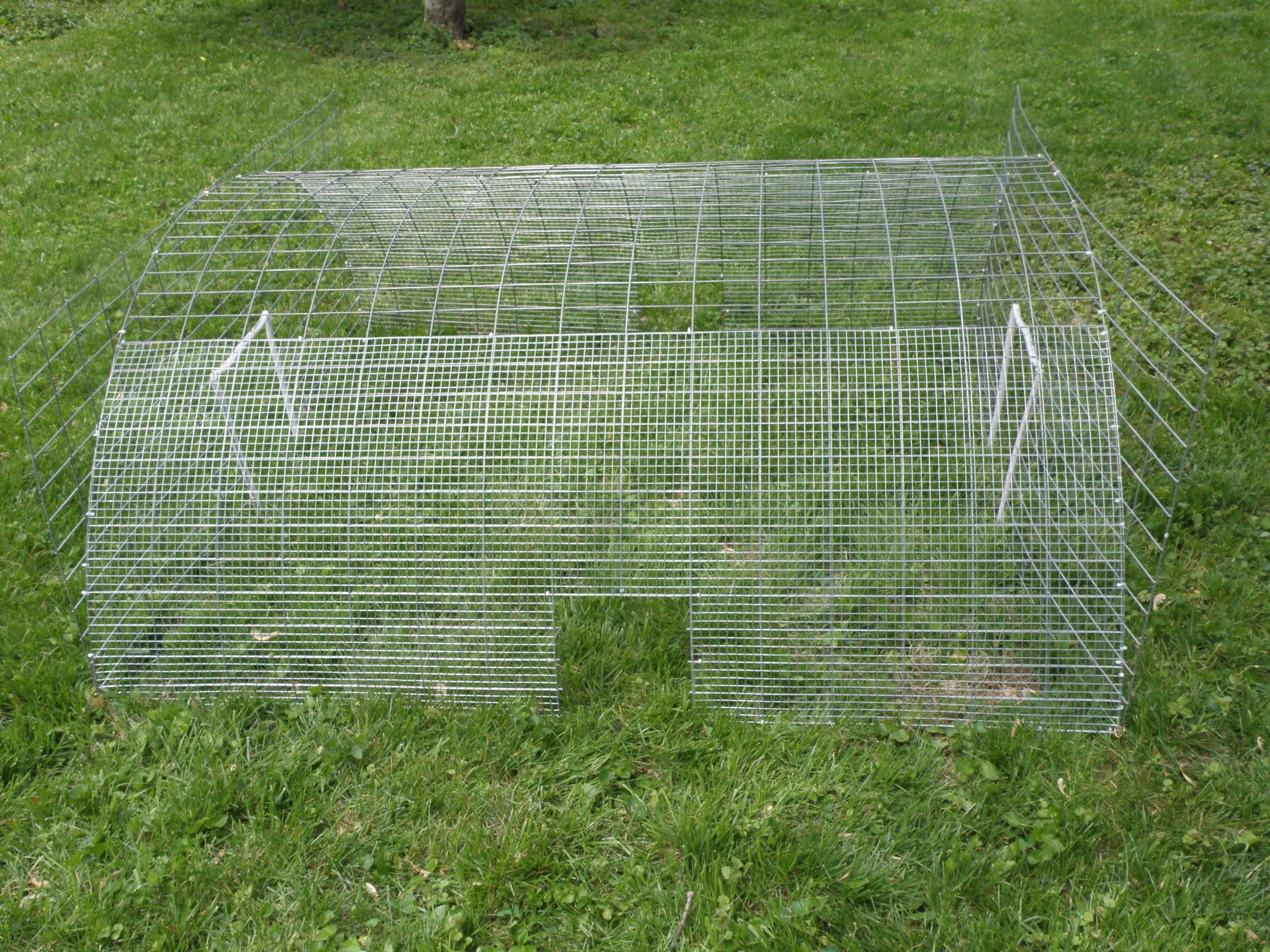 Feeder Station with cut opening