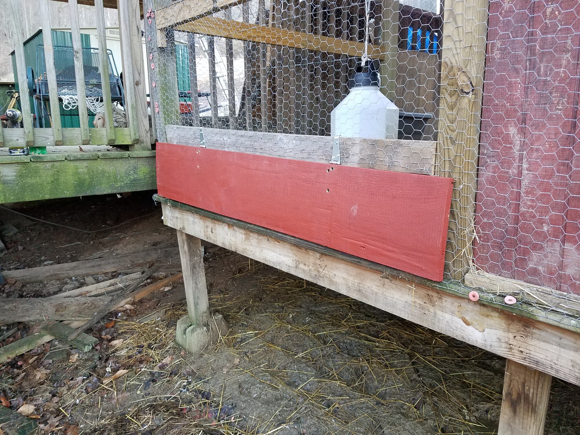 Finally: Installed a poop-door for easy cleaning!