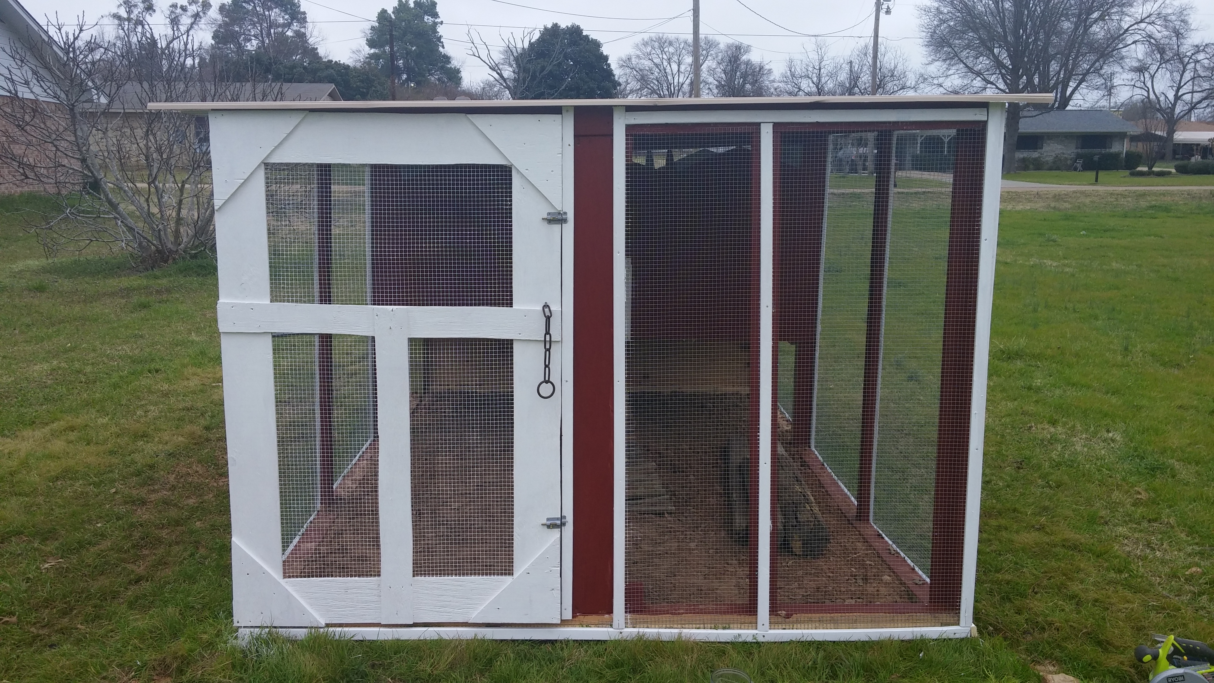 Finished run end with screen door.