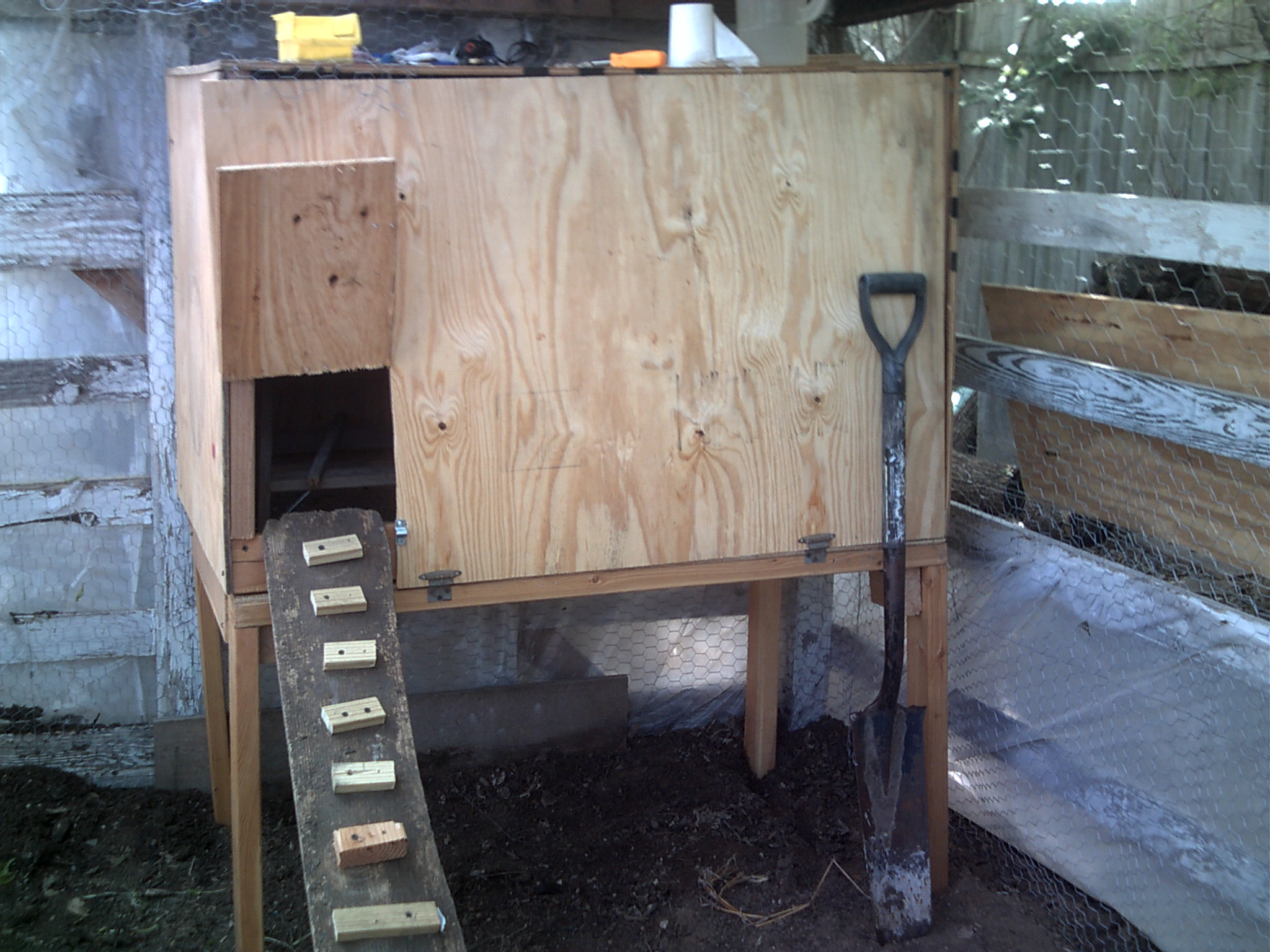 finshed coop before starting bottom brooder area