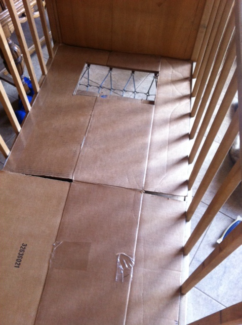 Fitting cardboard on bottom