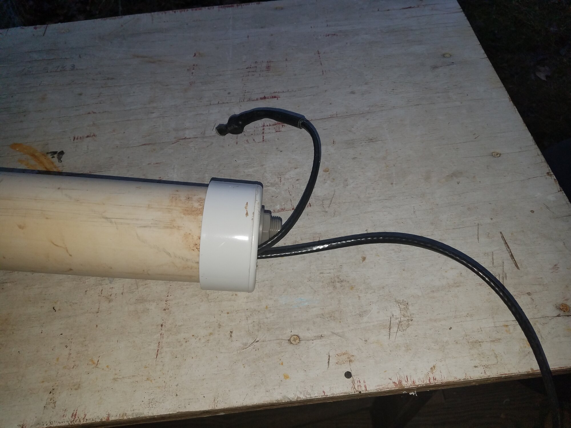 Float valve inlet and pip-heater cable