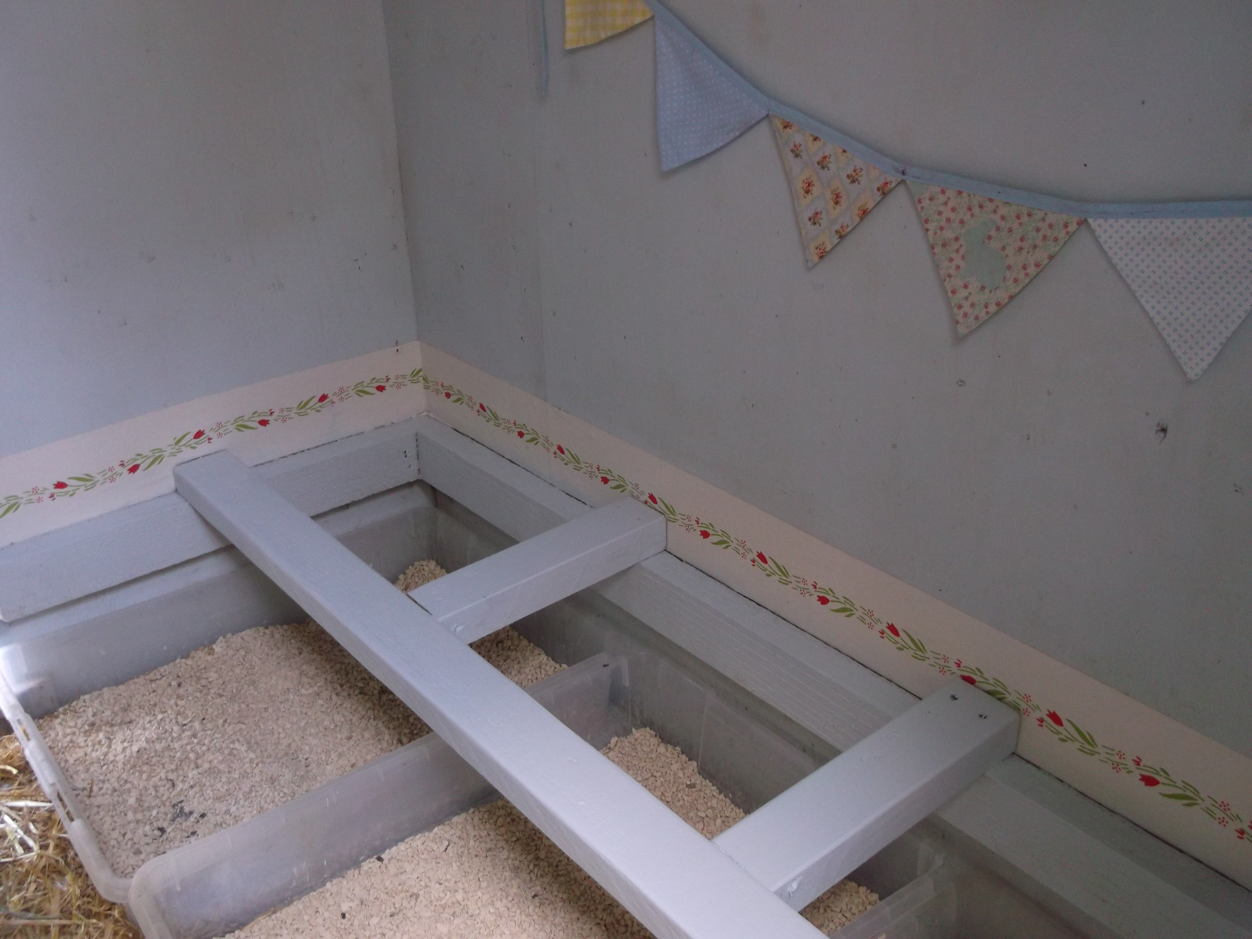 Found leftover Laura Ashley frieze from DD2's bedroom makeover when she was 9 .DD is now ahem 39!