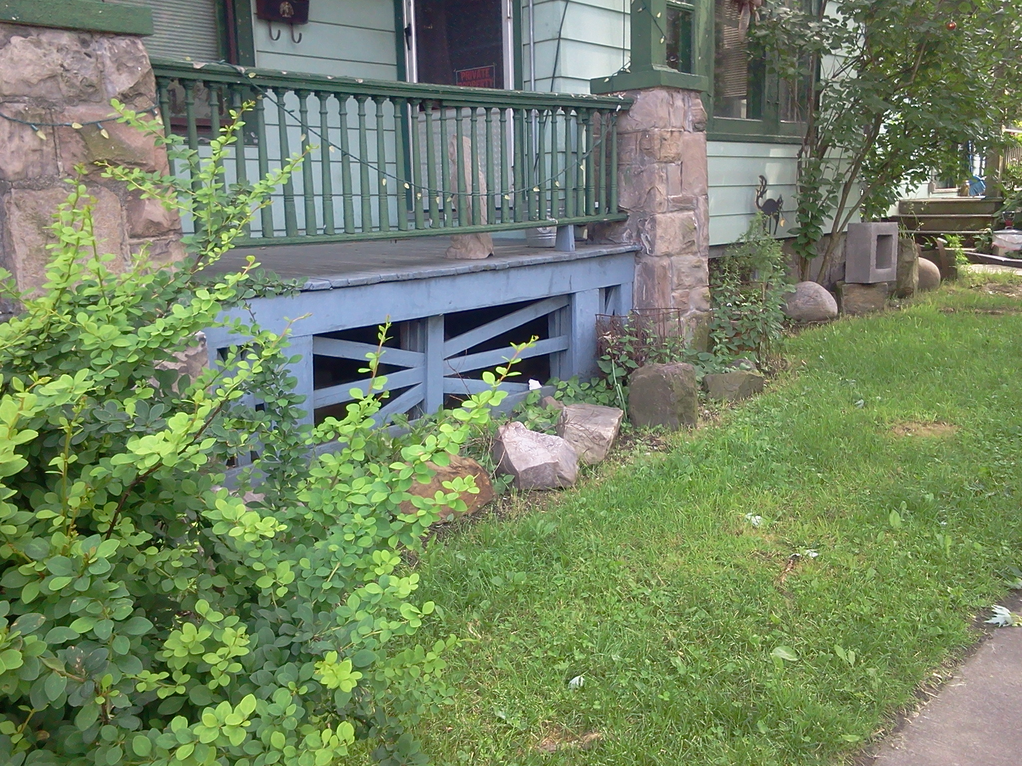 Front porch shouldn't be here lol