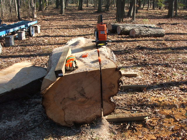 Hand slicing to fit on the sawmill